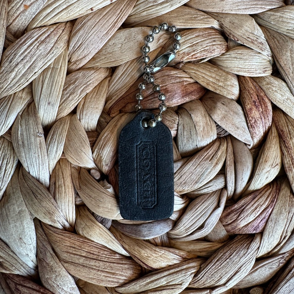 VINTAGE COACH MINI LEATHER HANG TAG in BLACK
